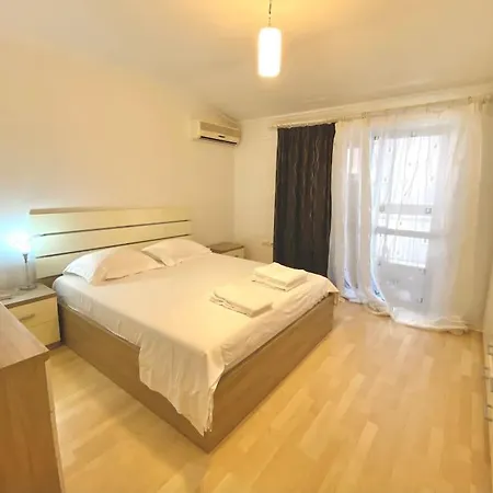 Apartment Sunlit Heaven In Tirana